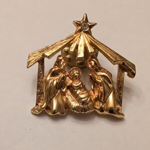 Vintage Gold Nativity Scene Brooch